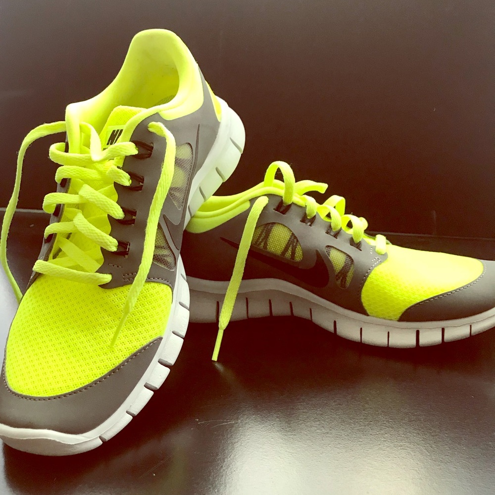 Size 6.5 Nike Running Shoes